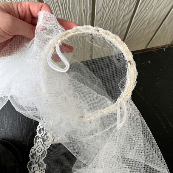 Vintage 80s Pearl-Lace Tiara Veil – Two-Tier Fingertip Length w/ Scallop Edge - Picture 4 of 7
